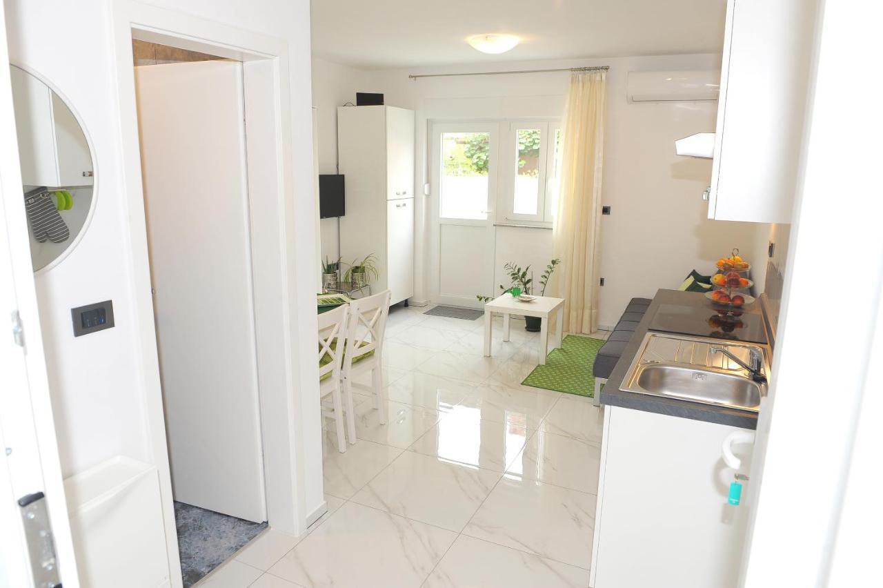 Ondina Apartments Pula Exterior photo